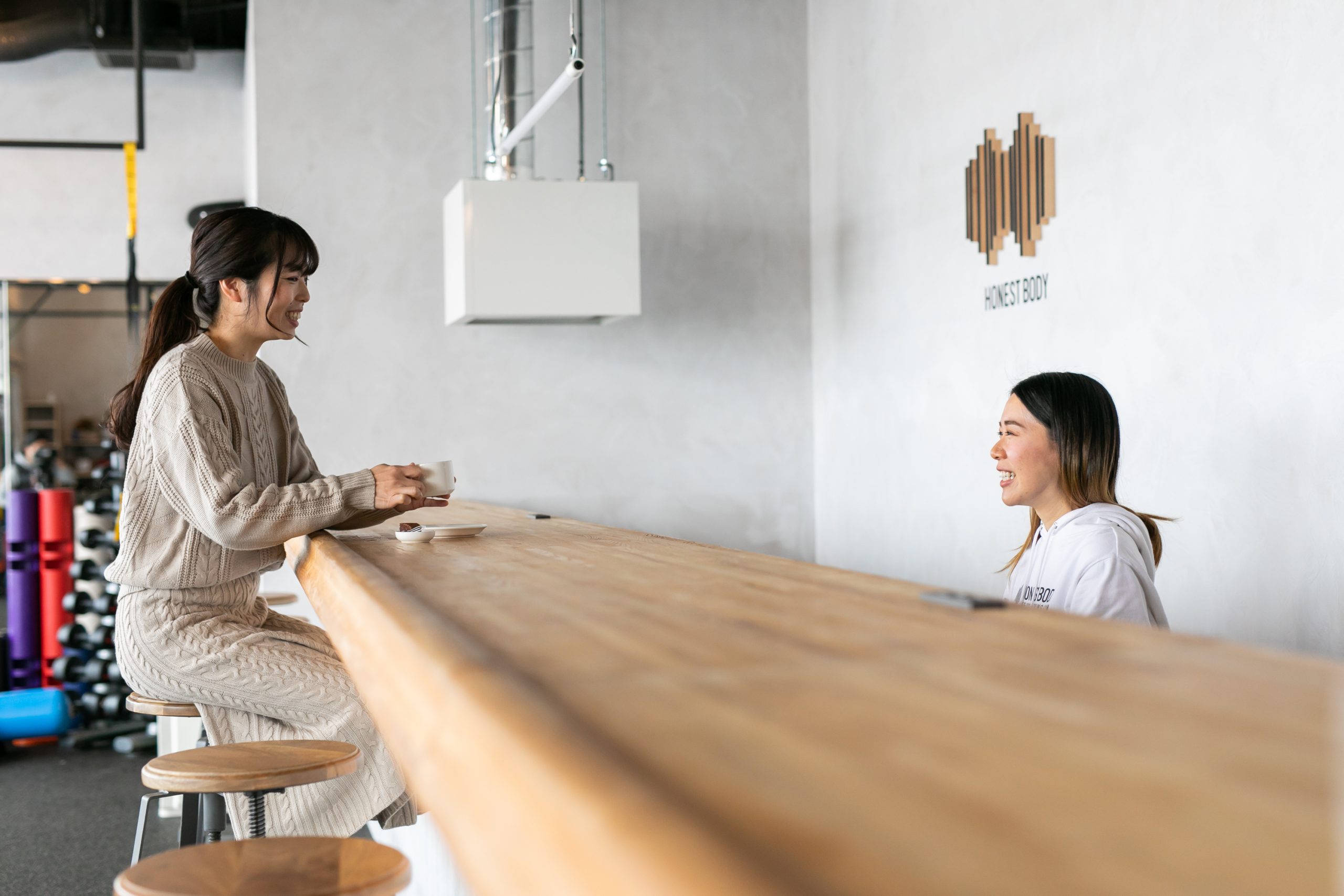 オネスト カフェのバーカウンター