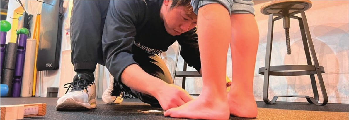 足の状態を確認するメディフットの検査